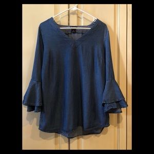 New Directions Chambray Bell Sleeve, Size Medium